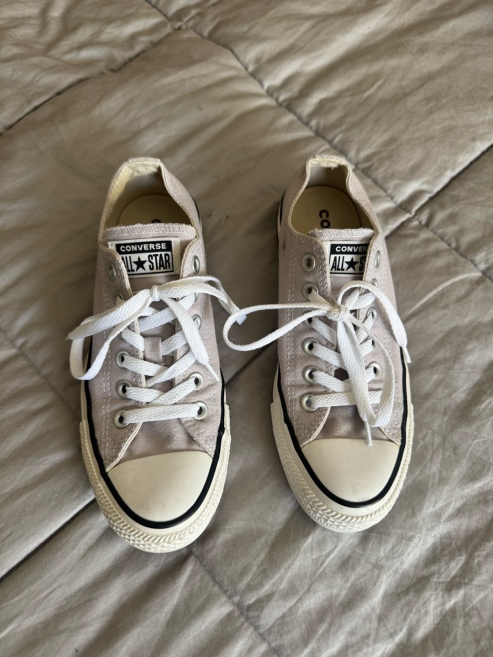 Converse Low Top Sneakers - Off-White (Light Purple)